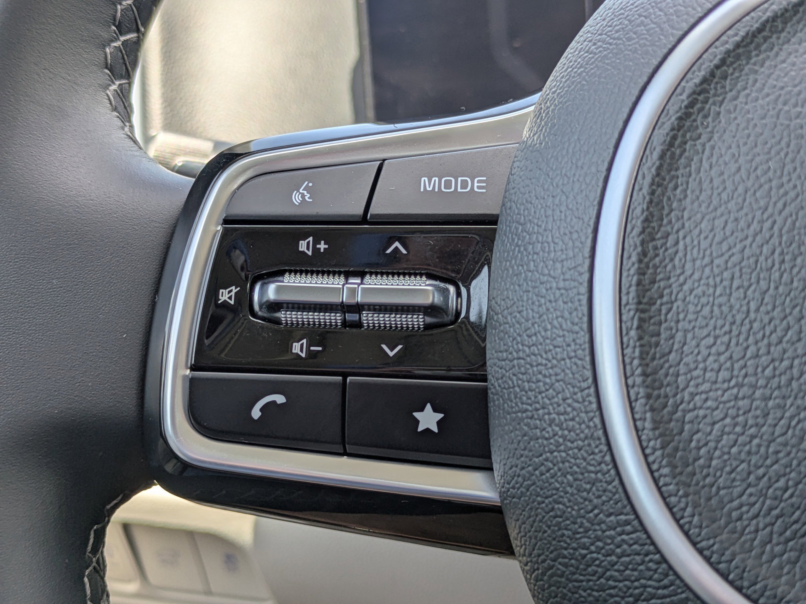 2025 Kia Sorento SX - Photo 27