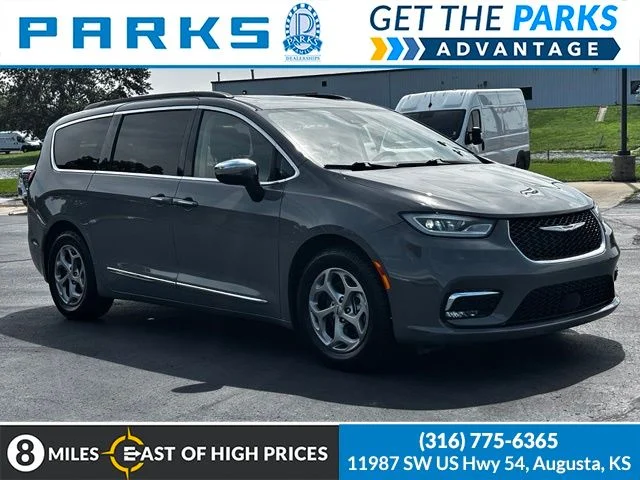 Used 2023 White Chrysler Limited image 1