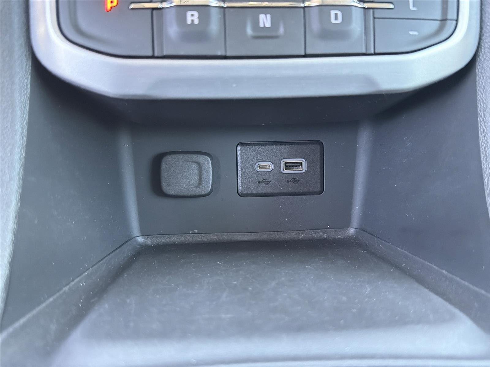 Used 2023 Summit White GMC SLE image 16