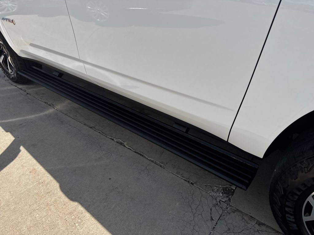 Certified Used 2025 Summit White GMC AT4 image 10