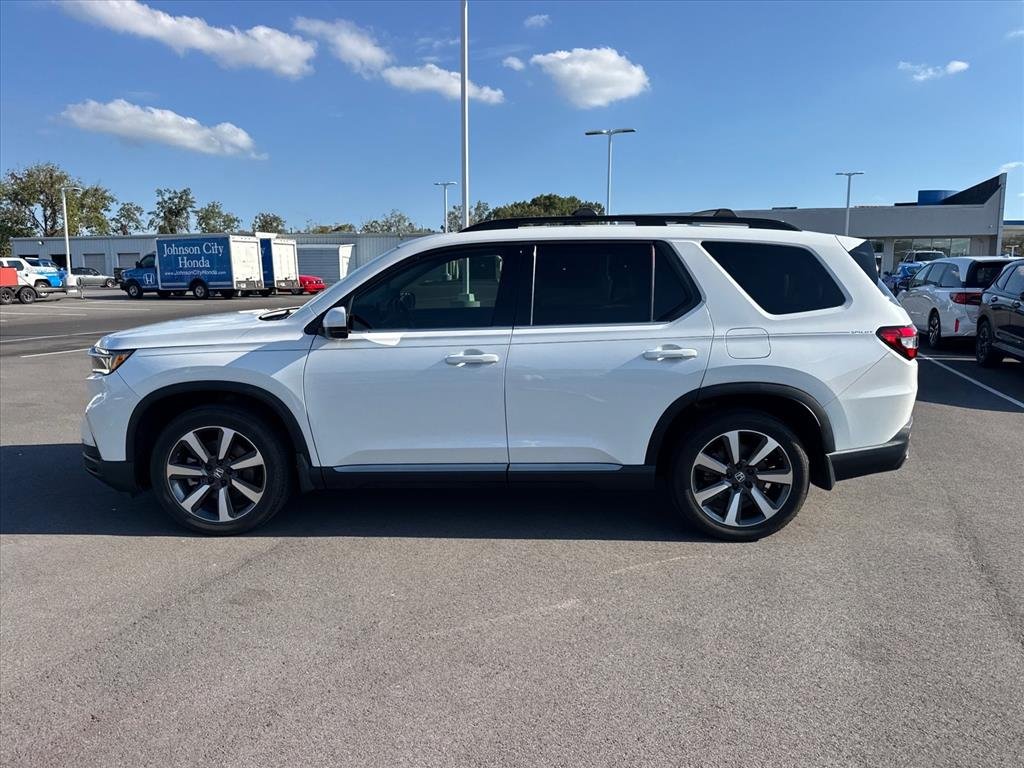 Certified Used 2025 WHITE Honda Touring image 2
