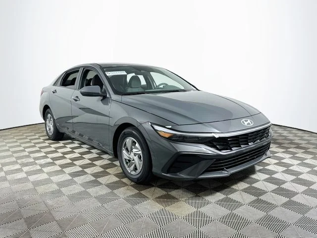 New 2026 Hyundai ELANTRA SE