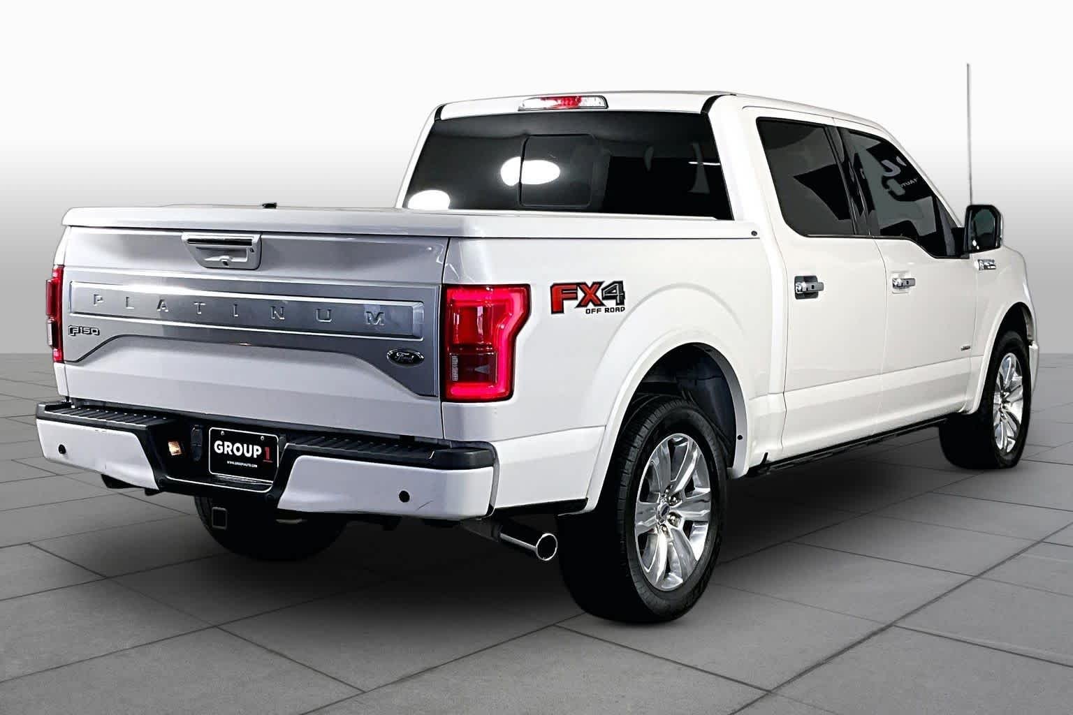 Used 2017 White Platinum Metallic Tri-Coat Ford Platinum image 12