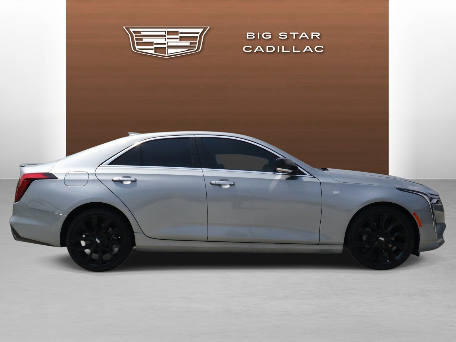 Used 2025 Argent Silver Metallic Cadillac Luxury image 5