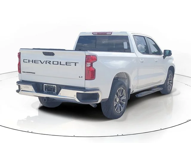 Used 2025 White Chevrolet LT image 7