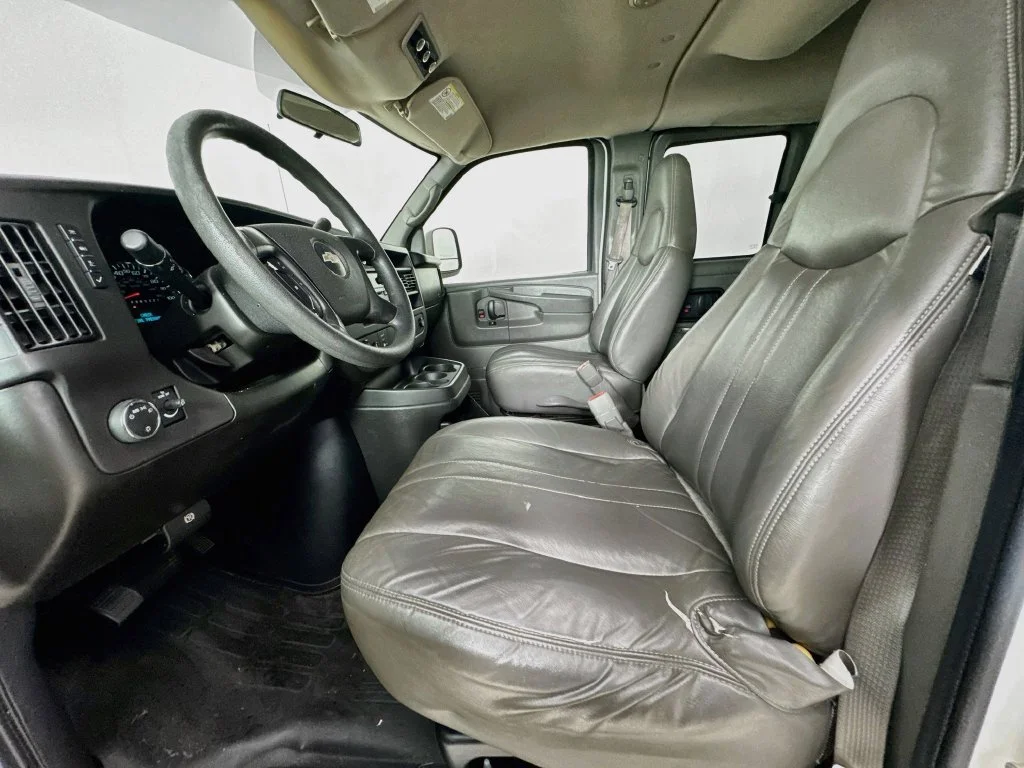 Used 2008 Summit White Chevrolet LS image 21