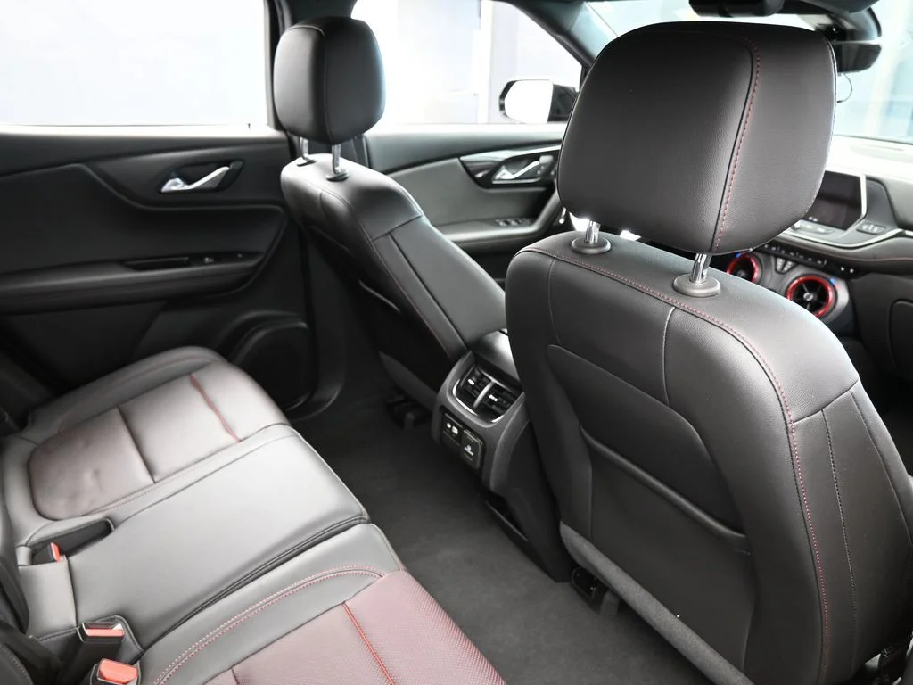 Used 2020 Black Chevrolet RS image 56