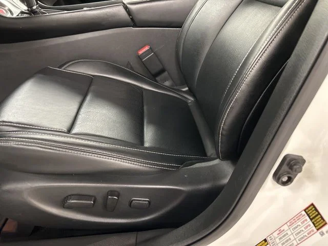 Used 2023  Nissan 3.5 SL image 7