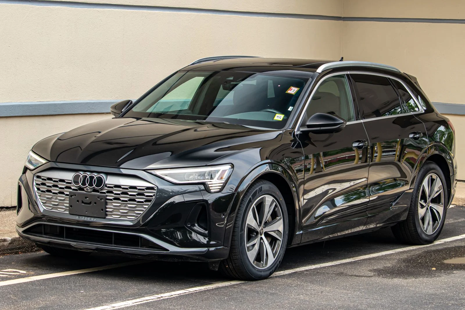 2024 Audi Q8 e-tron 55 114 kWh Premium Plus quattro's photo