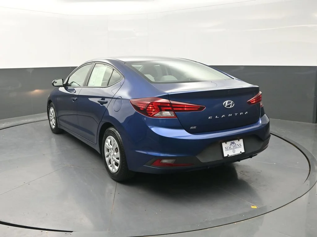 Used 2020 Blue Hyundai SE image 8