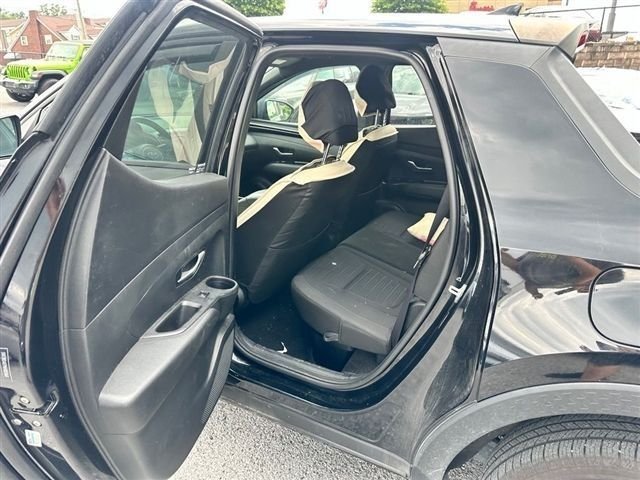 Used 2022 Black Hyundai SEL image 8