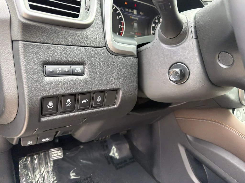 Used 2024 Gray Nissan Platinum image 21