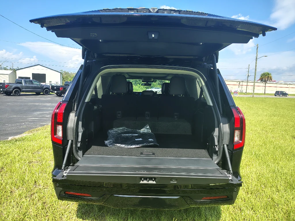 New 2027 Agate Black Metallic Ford MAX Platinum image 6