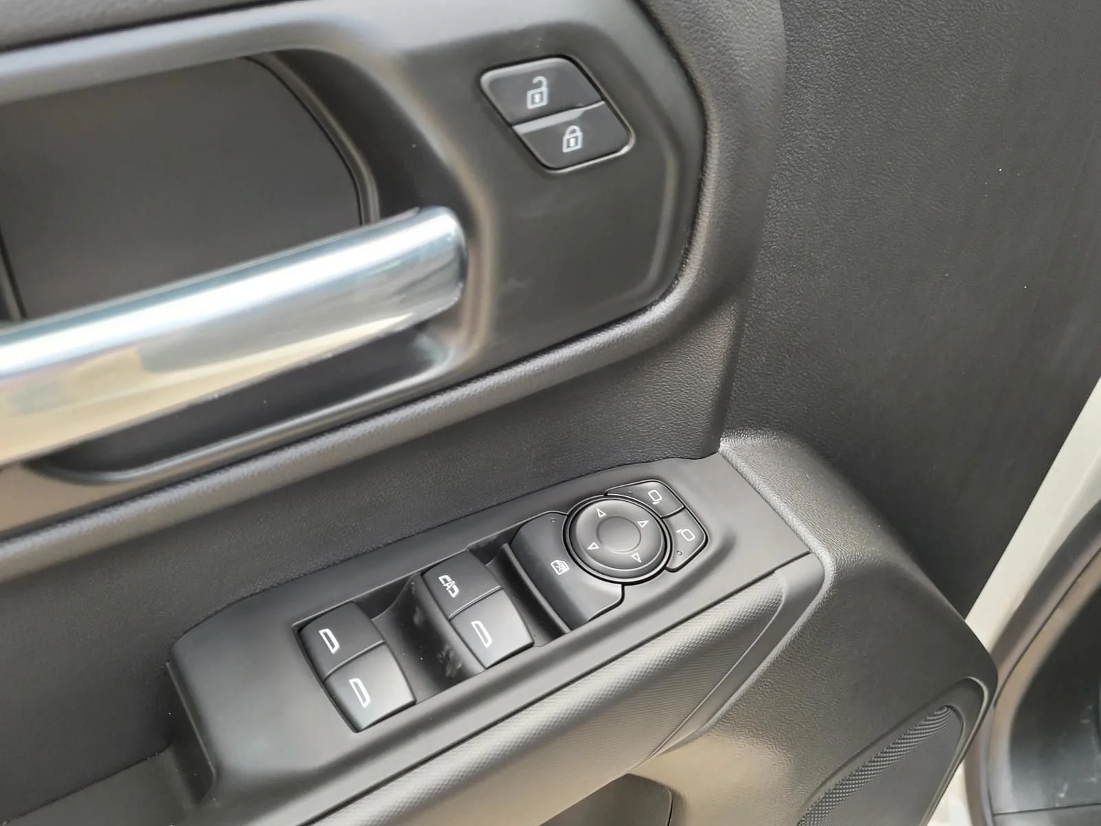 2026 Chevrolet Silverado 1500 Custom - Photo 13