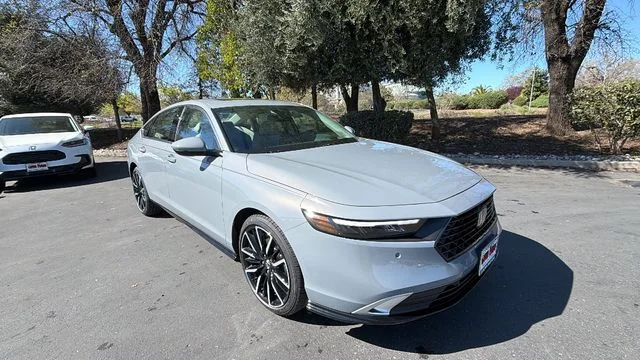 New 2026 Urban Gray Pearl Honda Touring Hybrid image 2