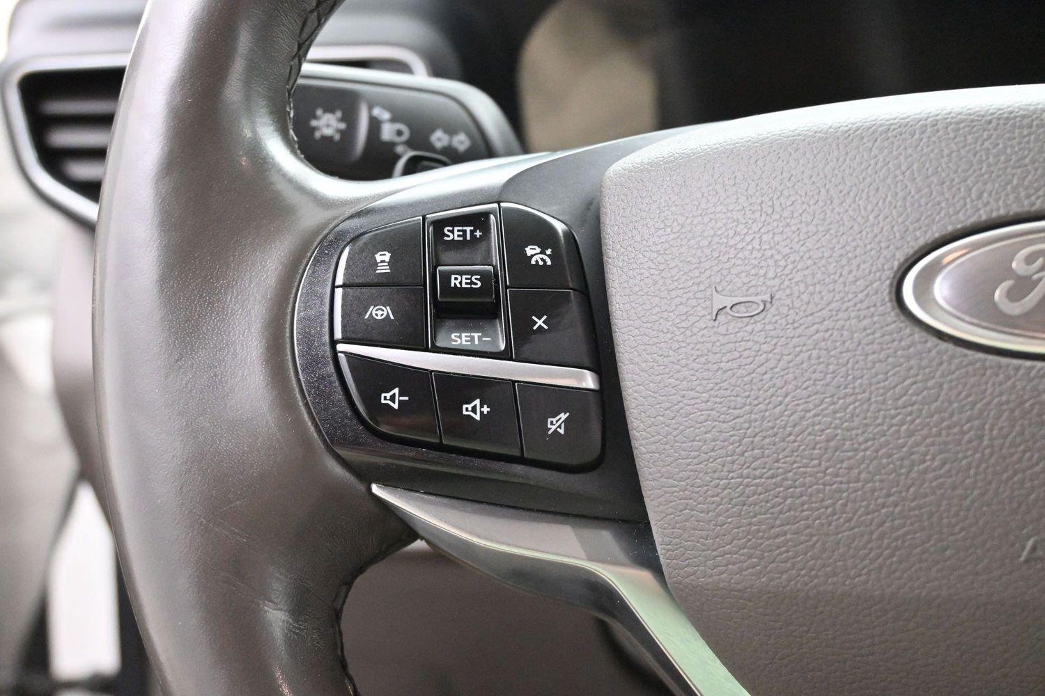 Used 2020 Star White Metallic Tri-Coat Ford Platinum image 18