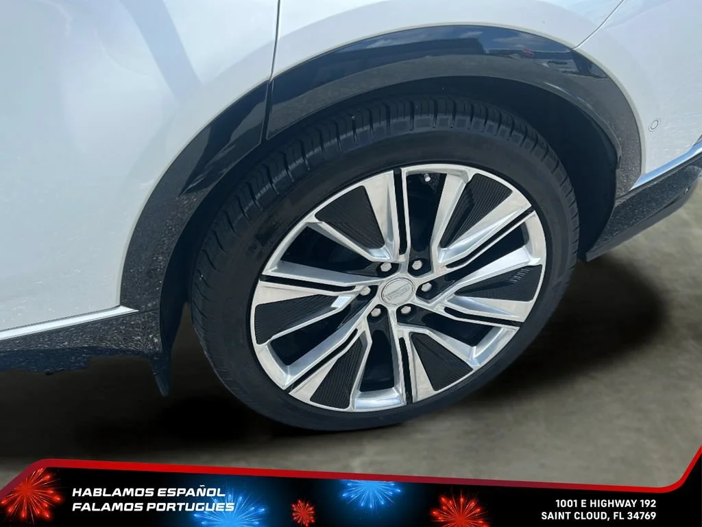 Used 2025 Crystal White Tricoat Cadillac Luxury 3 image 33