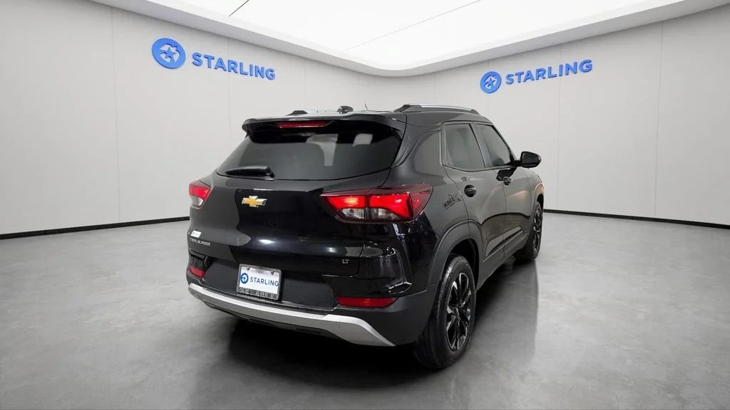 Used 2023 MOSAIC BLACK METALLIC Chevrolet LT image 8