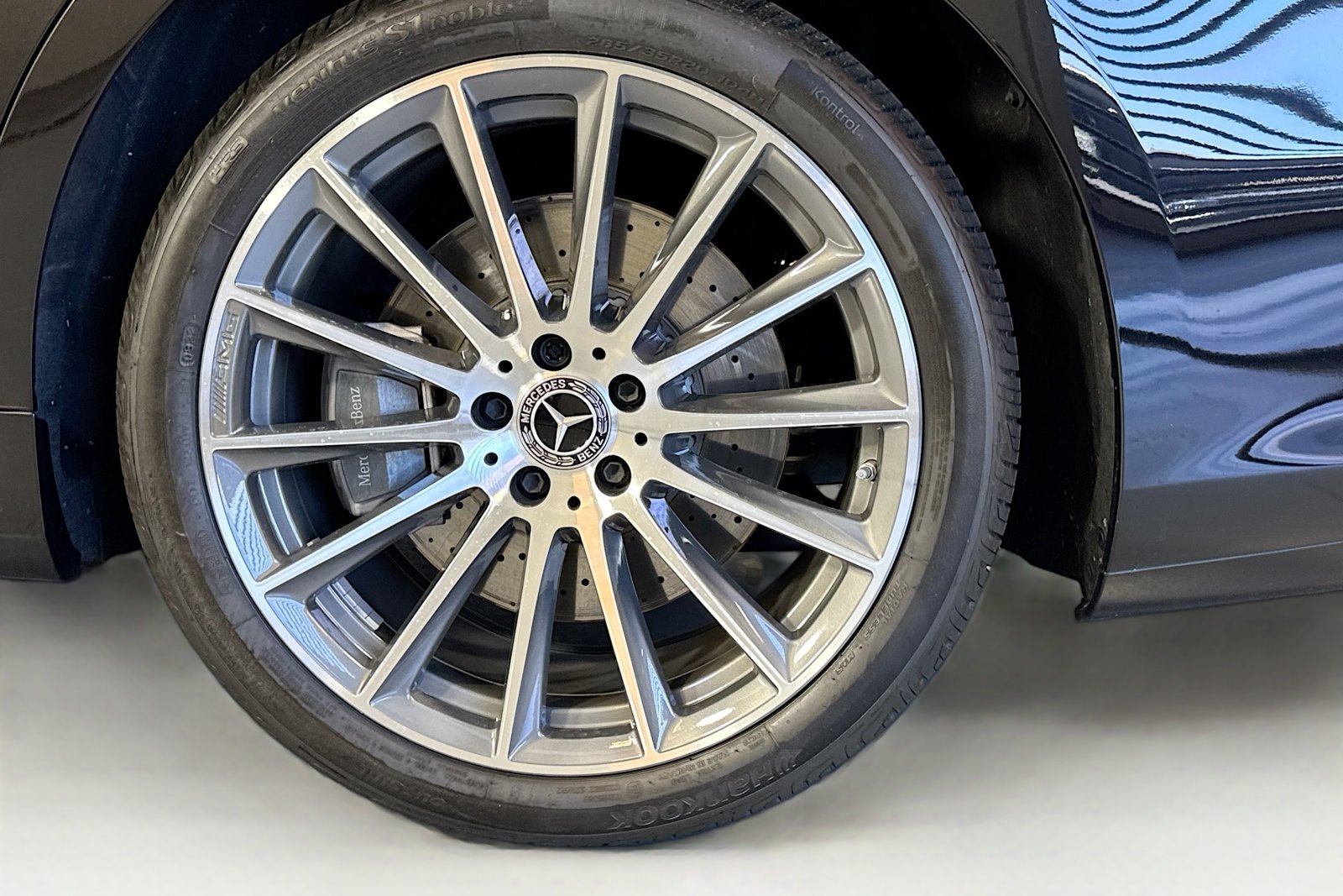 Used 2023 Obsidian Black Mercedes-Benz S 580 image 30