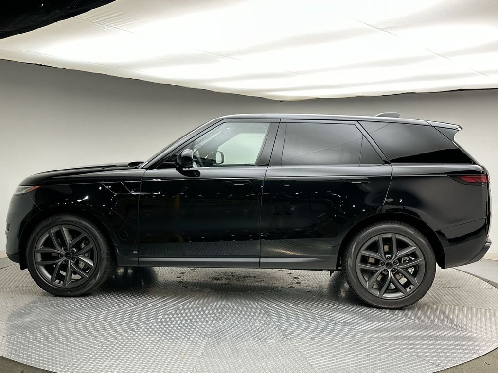 New 2027 Santorini Black Metallic Land Rover SE image 2