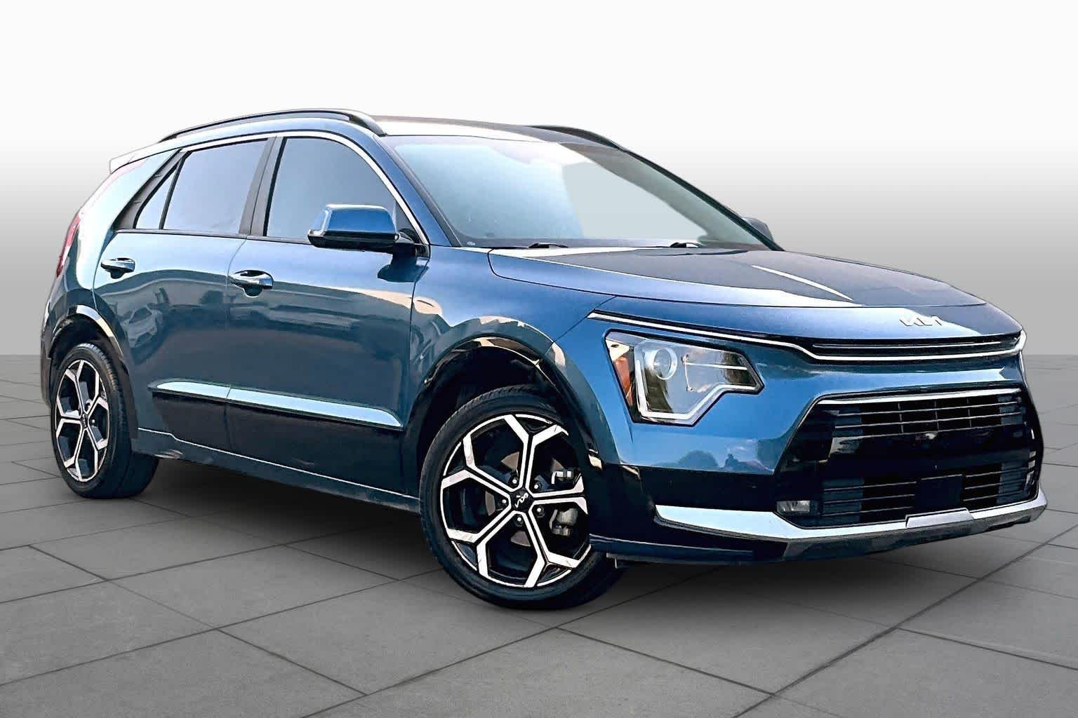Pre-Owned 2023 Kia Niro EX Touring