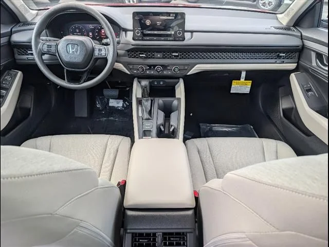 Used 2025  Honda SE image 19