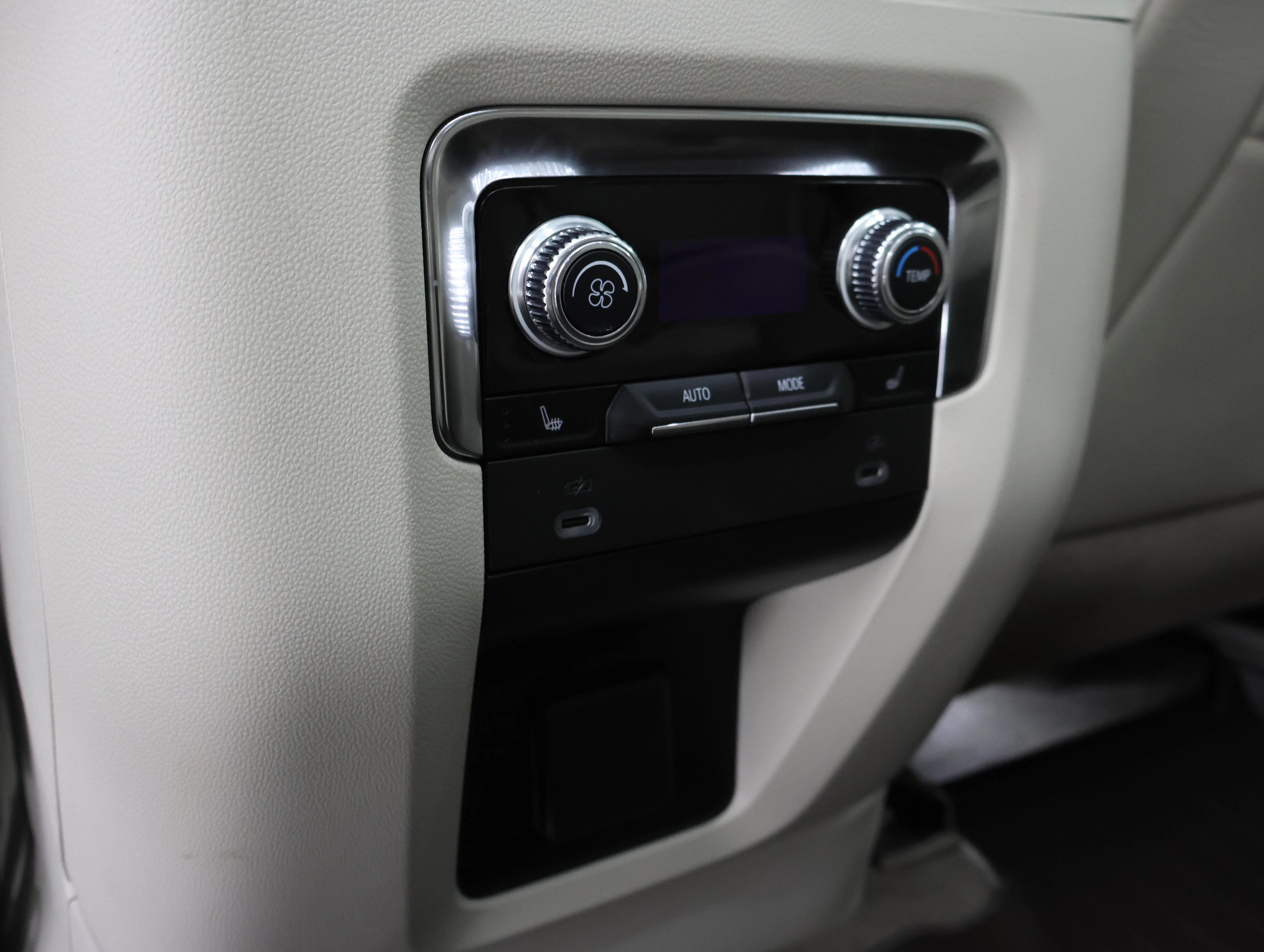 Used 2022 Redwood Metallic GMC Denali image 41