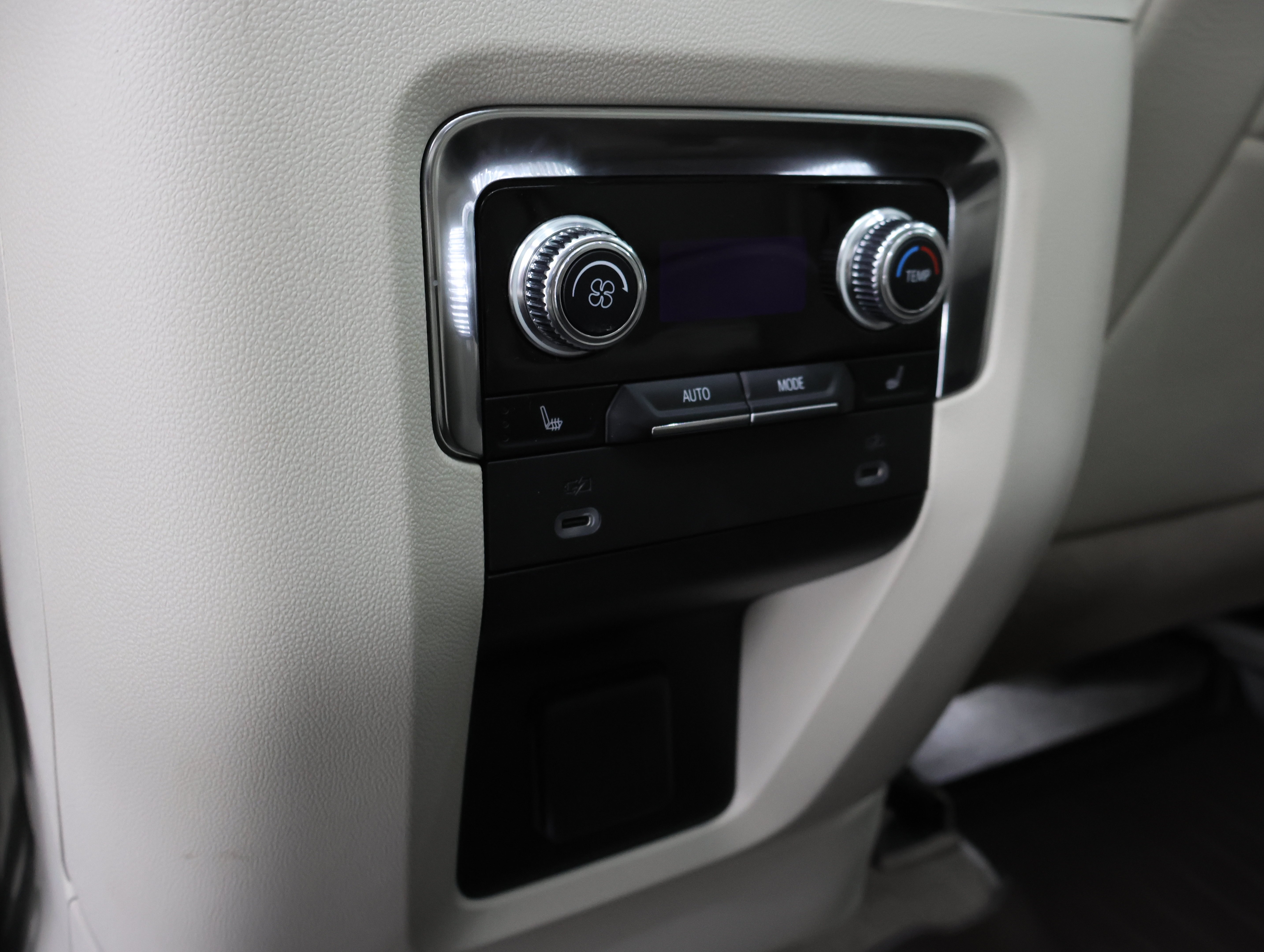 Used 2022 Redwood Metallic GMC Denali image 41