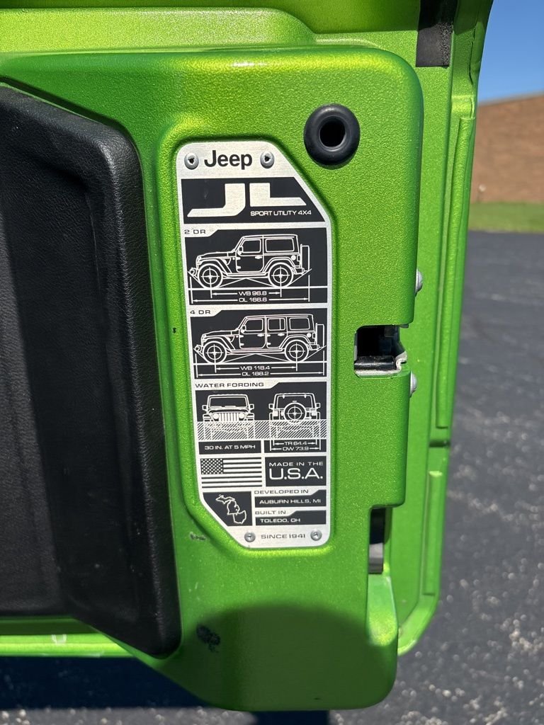 Used 2019 Green Jeep Unlimited Sahara image 27