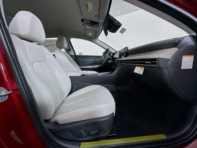 2025 Hyundai Sonata Hybrid SEL - Photo 42