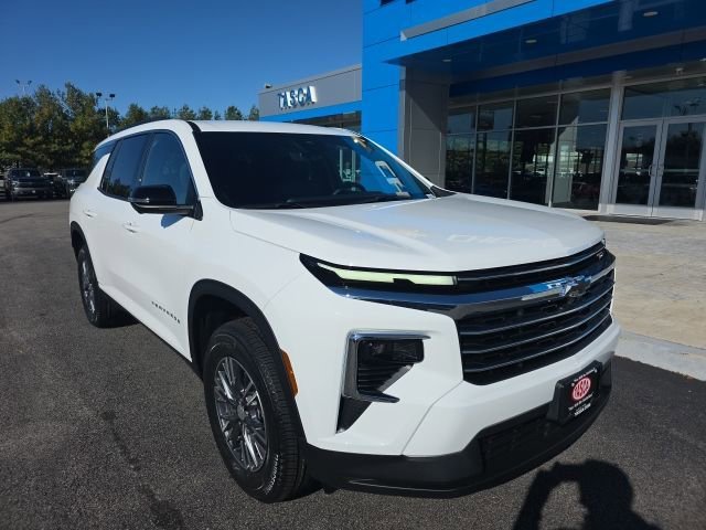 Summit White 2026 Chevrolet Traverse LT FWD SUV / Crossover Front-Wheel Drive 8-Speed Automatic
