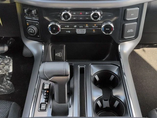 New 2026 Oxford White Ford XLT image 19