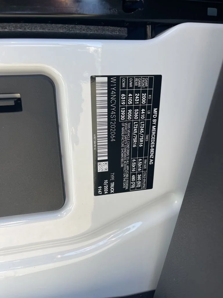 Used 2025 White Mercedes-Benz  image 25
