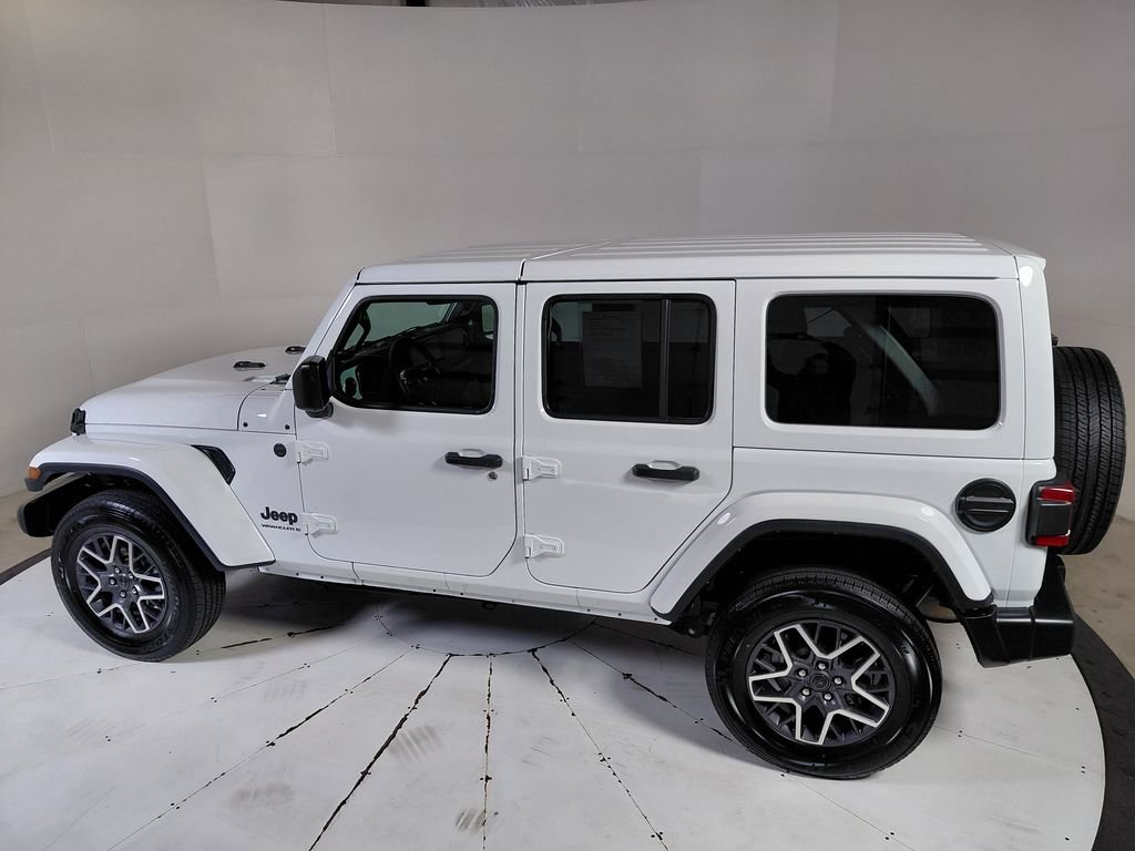 Certified Used 2025 White/off-white Jeep Sahara image 4