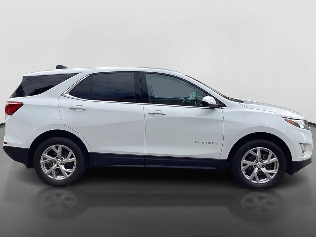 Used 2020 SUMMIT WHITE Chevrolet LT image 4