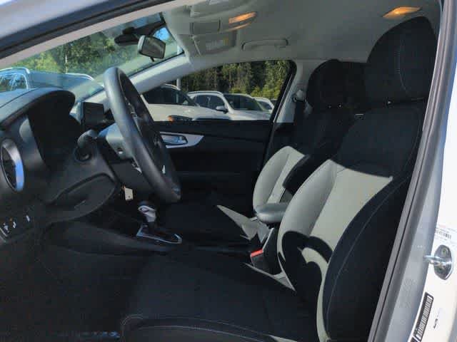 Used 2023 Snow White Pearl Kia LXS image 16
