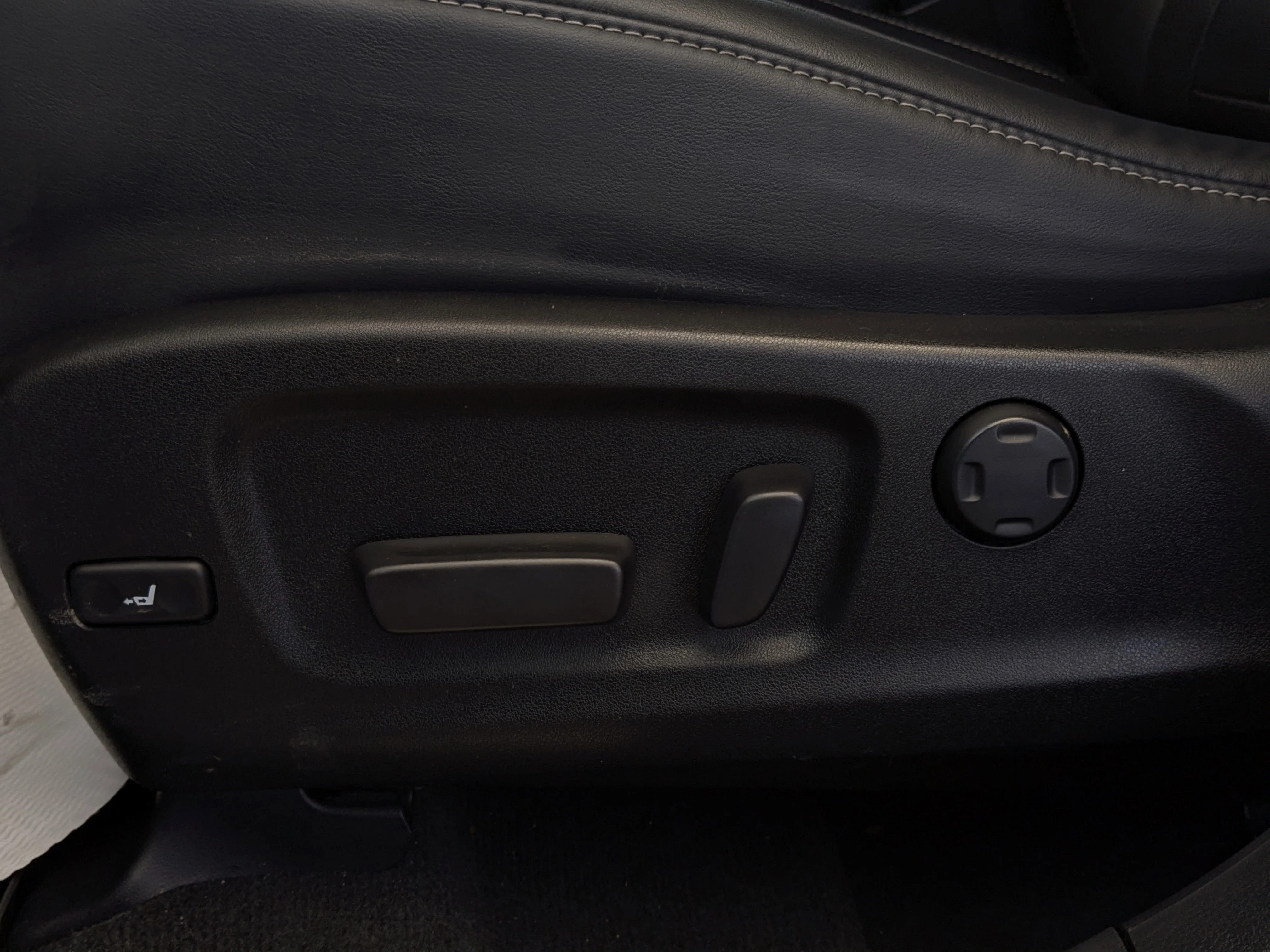 Used 2020 Silver Lexus RX 350 - 8 Touchscreen - Leather - Sunroof - image 15