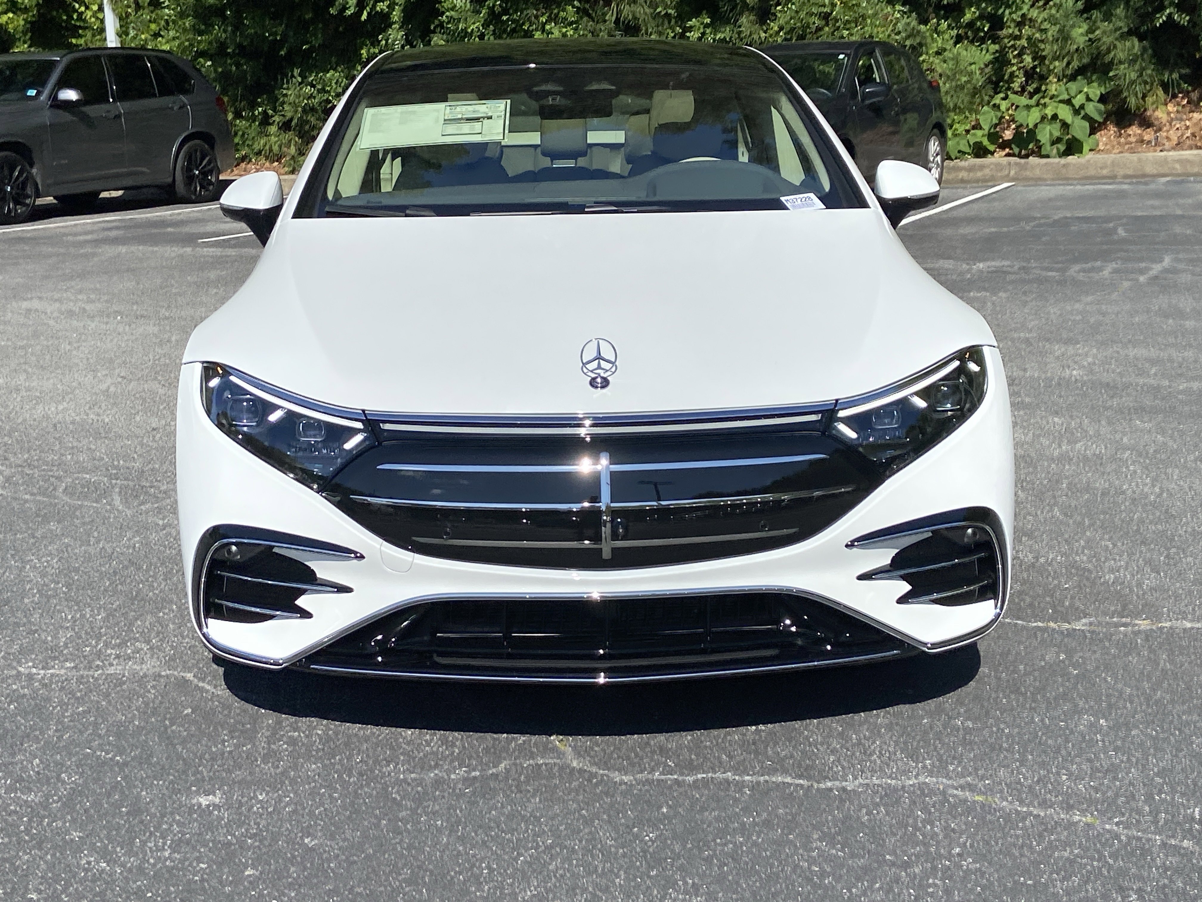 New 2026 MANUFAKTUR Moonlight White Metallic Mercedes-Benz EQS 450 4MATIC® Sedan image 3
