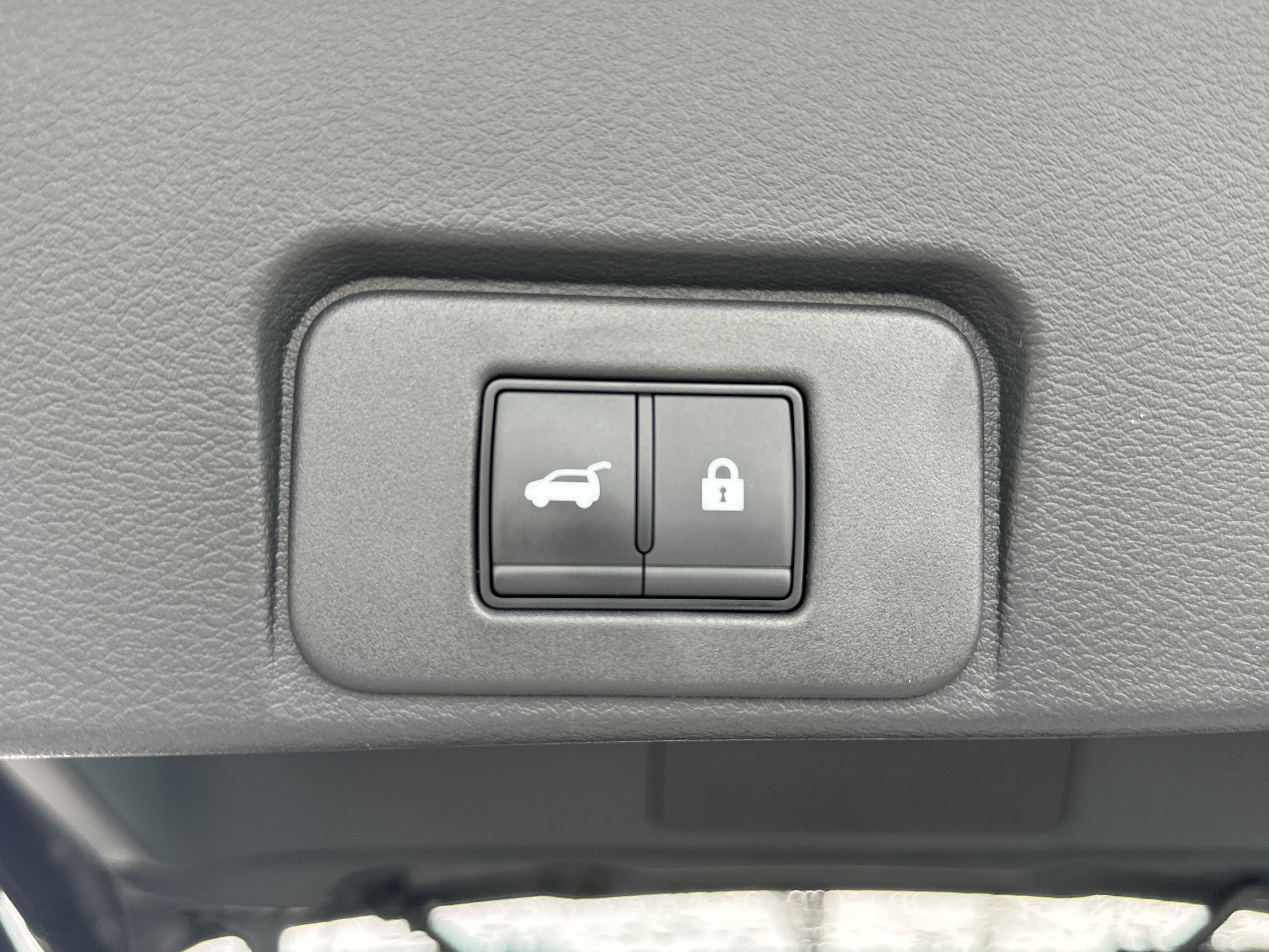 Used 2024 Super Black Nissan Platinum image 21