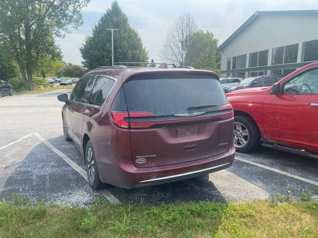 Used 2021 Velvet Red Pearlcoat Chrysler Touring image 4
