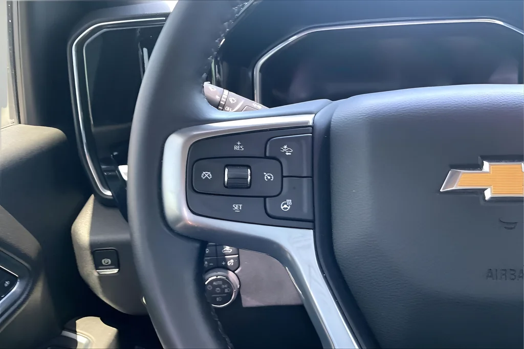 Used 2026 White Chevrolet LTZ image 10