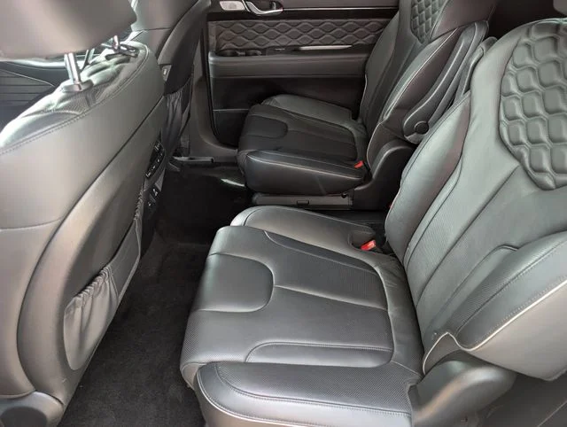 Used 2020 Graphite Hyundai Limited image 10