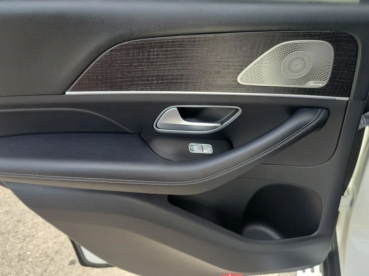 Certified Used 2023 White Mercedes-Benz GLE 450 image 12