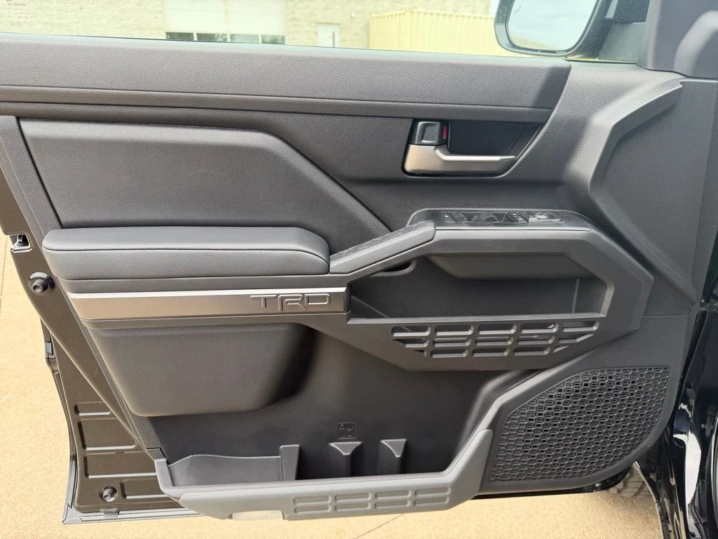 2026 Toyota Tacoma TRD Off Road - Photo 9