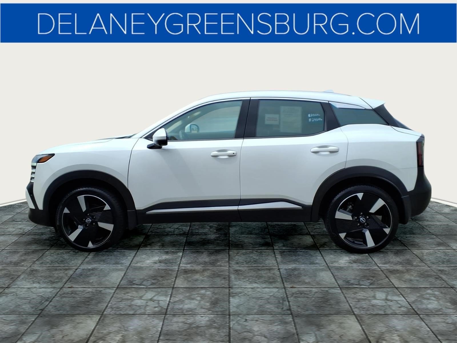 Used 2025 Aspen White Tricoat Qac Nissan SR image 6