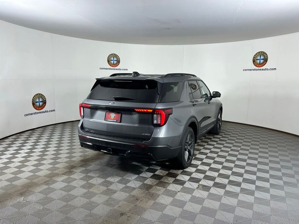 Used 2025 Gray Ford ST-Line image 19