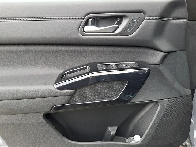 New 2026 Boulder Gray Pearl Nissan Platinum image 7