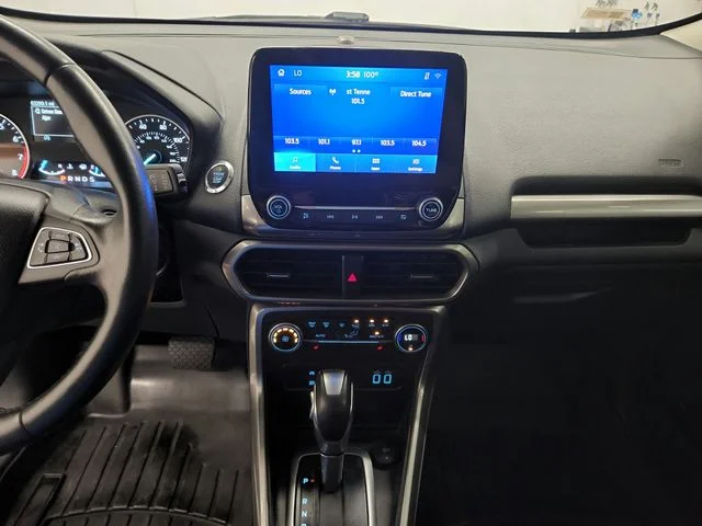 Used 2020 Red Ford SE image 36