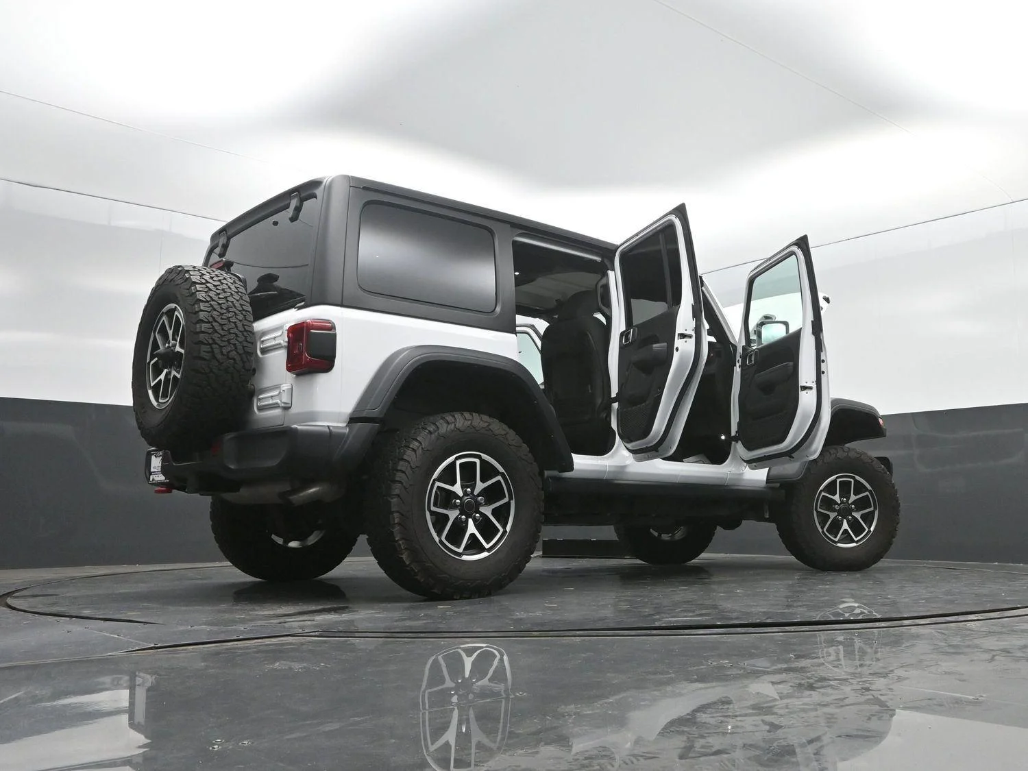 Used 2024 Bright White Jeep Rubicon image 45
