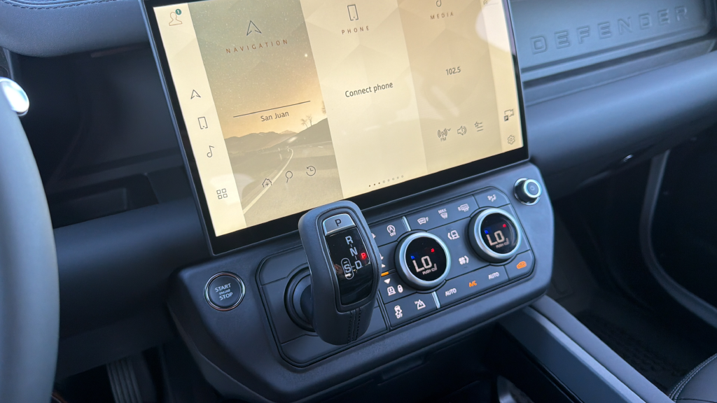 New 2026 Fuji White Land Rover X-Dynamic SE image 21